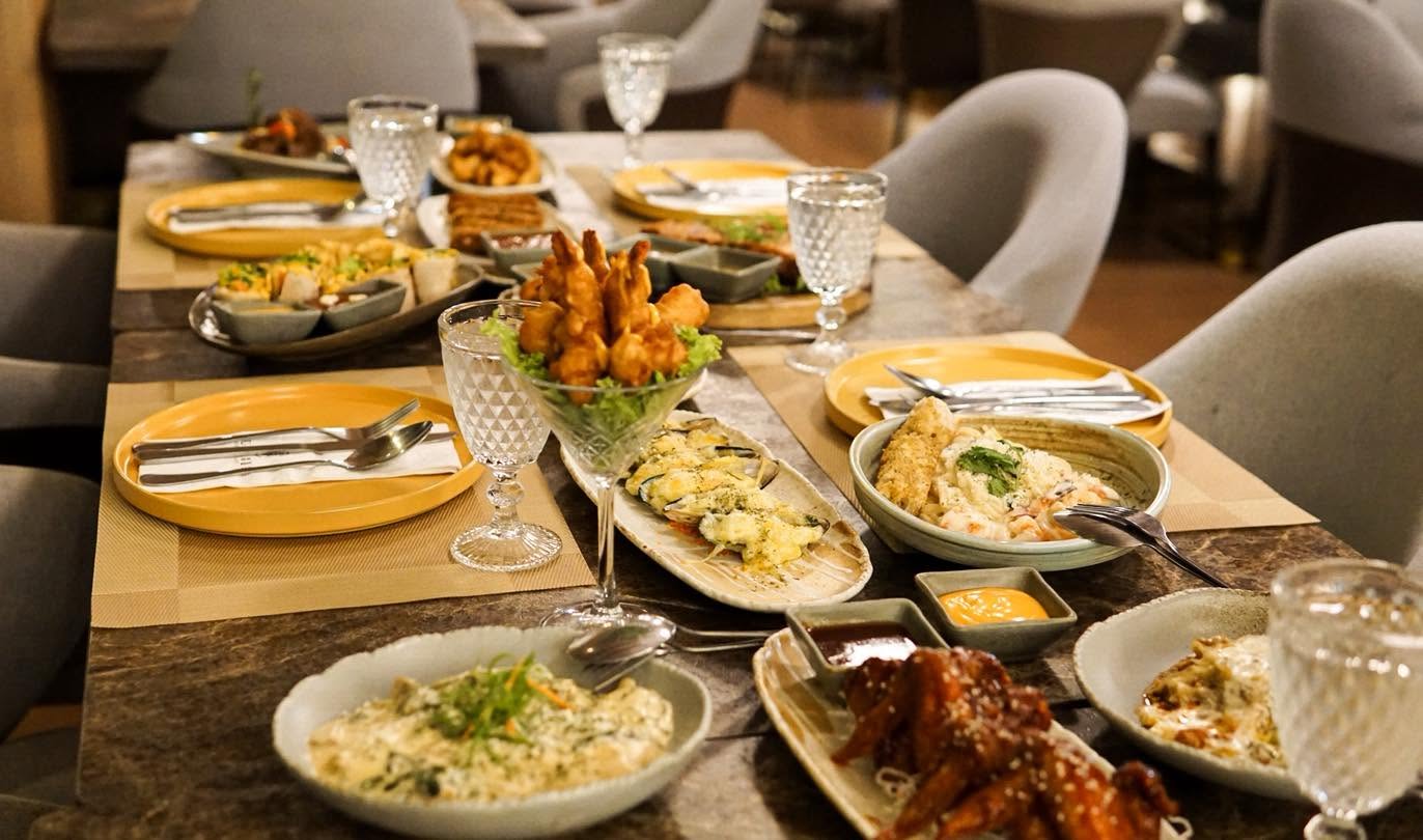 Elegant Dining Experience